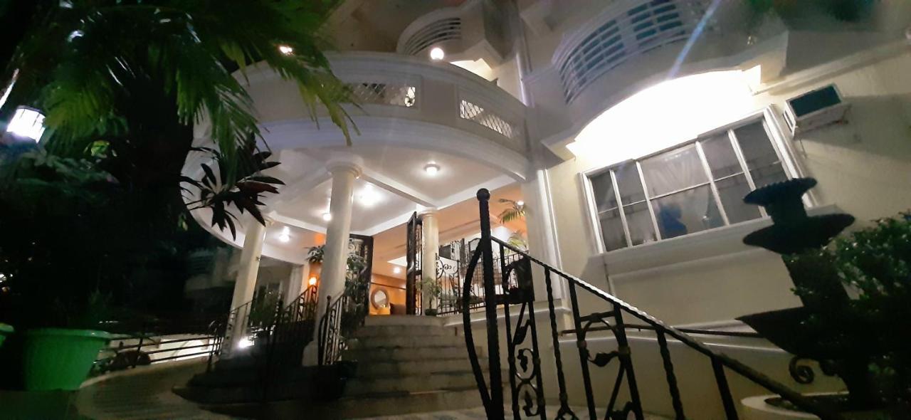 Casa Micarosa Hotel Manila Exterior photo