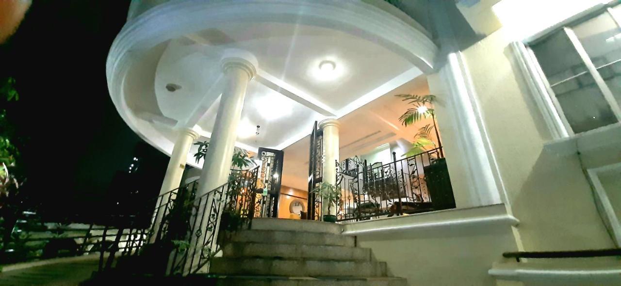 Casa Micarosa Hotel Manila Exterior photo