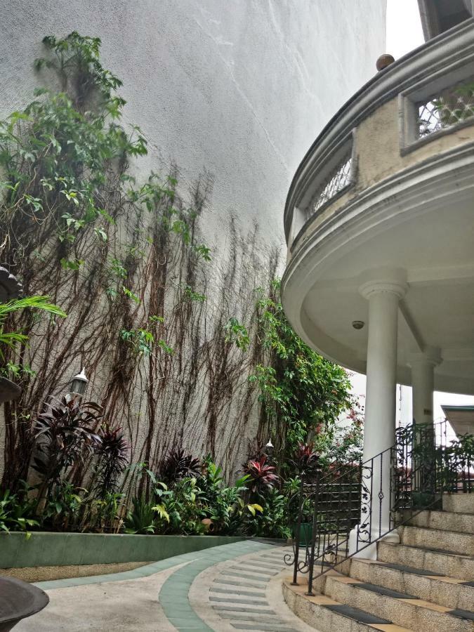 Casa Micarosa Hotel Manila Exterior photo